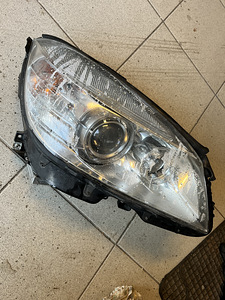 Mercedes W204 vasak esituli (4 foto / 4)