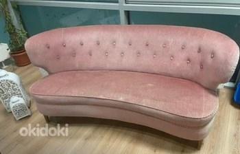 Розовый старинный диван (фото #2)