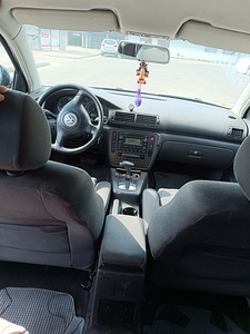 Volkswagen Passat (5 фото из 6)