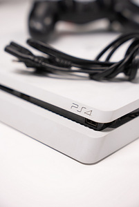 Ps 4 slim 500gb + white (playstation 4) (4 foto / 5)
