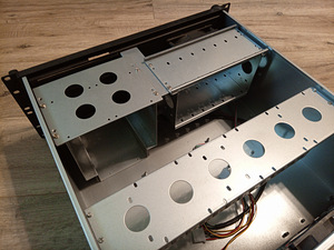 Serveri korpus Inter-Tech 4088-S must (4 foto / 8)