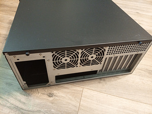 Serveri korpus Inter-Tech 4088-S must (6 foto / 8)