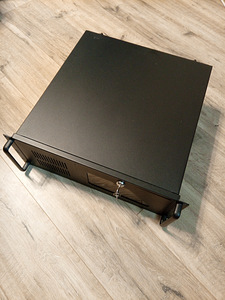 Serveri korpus Inter-Tech 4088-S must (8 foto / 8)