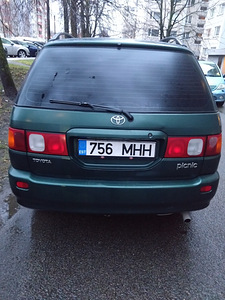 Toyota picnic (4 foto / 6)