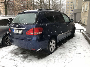 Toyota Avensis verso (5 foto / 7)