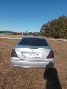 2002 Mercedes E270 w211 130kw (6 foto / 12)