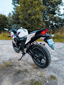 Honda CBR125r 2013 (6 фото из 9)