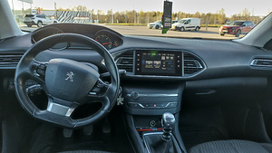 Peugeot 308 1.6d manual 2014a. (5 foto / 8)