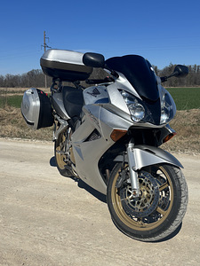 Honda vfr800 (5 foto / 9)
