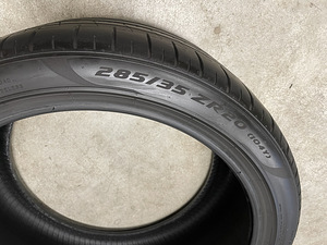 Pirelli P Zero 285/35-20 (3 фото из 7)