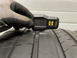 Pirelli P Zero 285/35-20 (4 фото из 7)