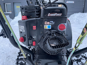 Cнегоуборочная машина StormForce (6 фото из 6)