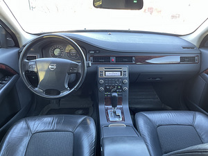 Volvo V70 Momentum 2.4 120kW (4 foto / 14)