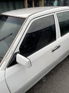 Mercedes Benz w124 200D (15 foto / 15)