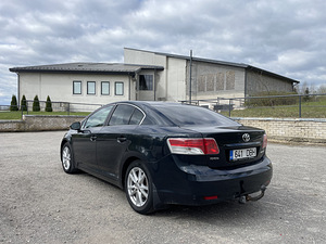 Toyota Avensis 2010 1.8 bensiin (2 foto / 15)