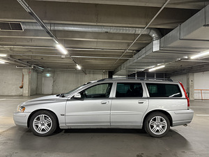 Volvo v70 2.4D Facelift евро 3 (2 фото из 8)