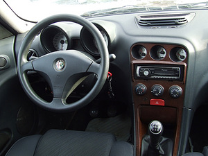 Alfa Romeo Alfa 156 (5 фото из 5)