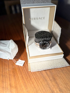 Оригинальные часы Versace