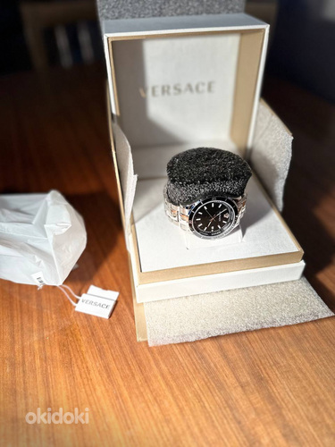 Оригинальные часы Versace (фото #1)