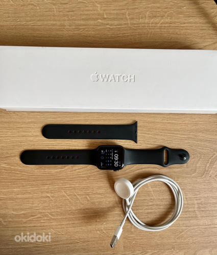 Apple Watch серии 6 40 мм (фото #1)