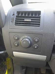 Opel zafira 1.7 2010 (7 foto / 15)