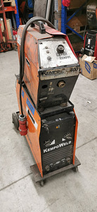 Keevitus poolautomaat Kemppi / Semi-automatic welding Kemppi