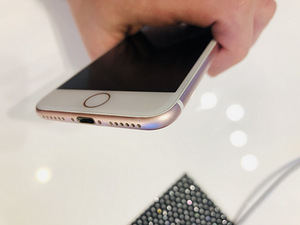 iPhone 7 Rose Gold 32GB (4 foto / 7)