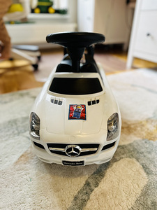 Каталка Lean Toys Mercedes Benz SLS AMG (4 фото из 8)