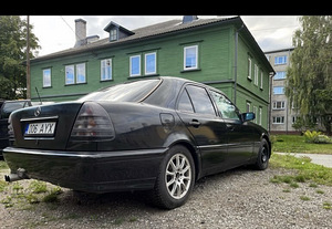 Мерседес Бенц W202 (3 фото из 8)
