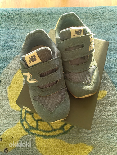 New Balance suurus 27