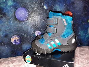 Adidase lastejalatsid, suurus 23 (2 foto / 7)