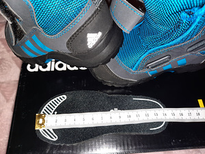 Adidase lastejalatsid, suurus 23 (6 foto / 7)