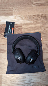 Plantronics Voyager 8200 UC ANC Bluetooth juhtmevabad kõrvak (1 foto / 3)