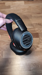 Plantronics Voyager 8200 UC ANC Bluetooth juhtmevabad kõrvak (3 foto / 3)