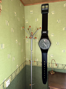Настенные часы Pop Swatch Maxi на продажу