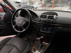 MERCEDES-BENZ E 320 CDI (8 foto / 13)