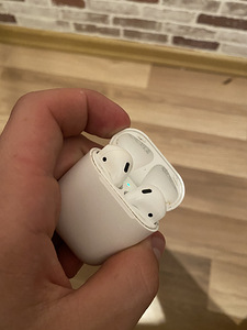 Case with one air pods (1 foto / 2)