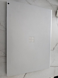 Microsoft Surface Book 2 15" I7 GTX1060 (4 foto / 4)