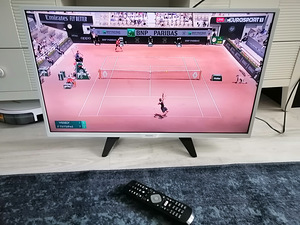 32-дюймовый HD-телевизор Philips (3 фото из 4)