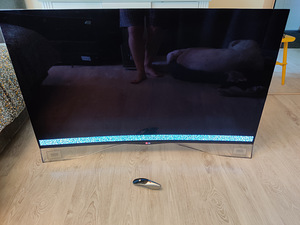55-дюймовый изогнутый OLED-телевизор LG с дефектами