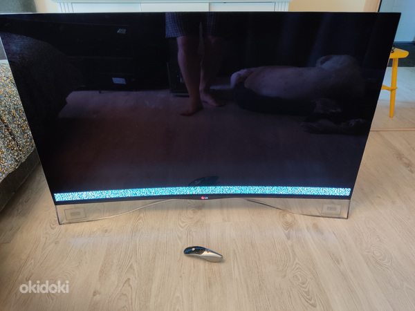 55-дюймовый изогнутый OLED-телевизор LG с дефектами (фото #1)