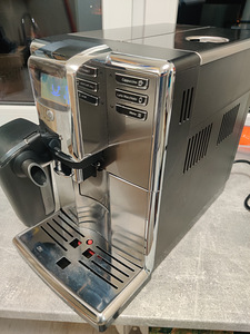 Philips täisautomaatne kohvimasin (3 foto / 7)