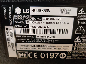 49" 4K UHD teler SmartTV 3D (6 foto / 6)