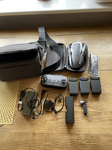 DJI Mavic air fly more combo droon (2 foto / 2)
