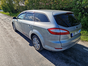 Ford Mondeo 1.8 td ghia 2008 (3 foto / 8)