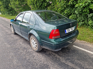 Volkswagen Bora 1.6 (1 foto / 6)