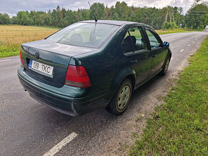Volkswagen Bora 1.6 (2 foto / 6)