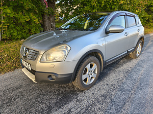 Nissan Qashqai 1.5 td 2008 (8 foto / 9)
