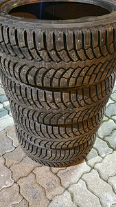 Naastrehvid Bridgestone blizzak 225/45r17 (2 foto / 4)