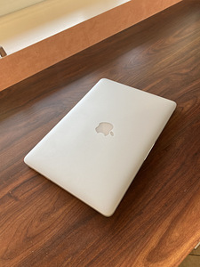 Apple MacBook Pro (Retina 2015, 13-inch, 256GB) (2 foto / 3)